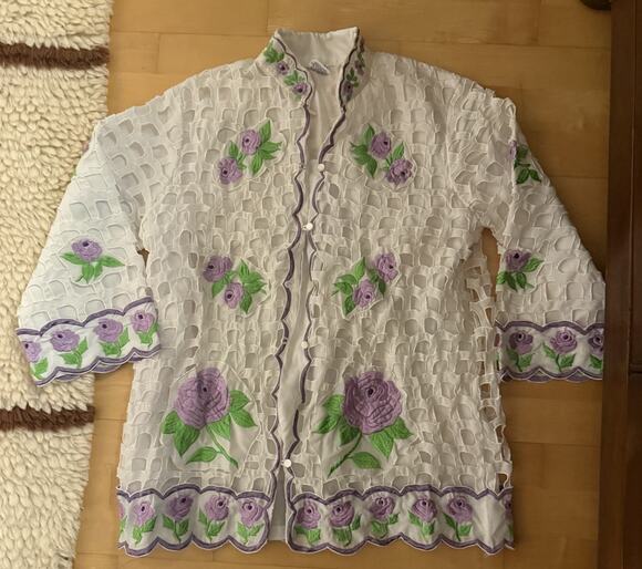The Foreign Look Tops - VTG The Foreign Look White Scallop Eyelet Purple Flower Shirt Jacket Mandarin